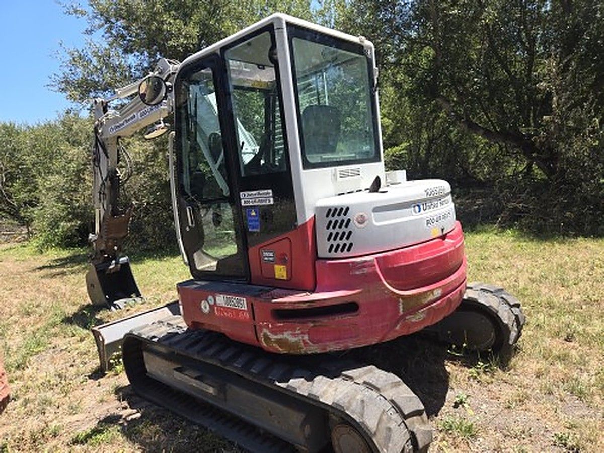 TAKEUCHI TB280FR photo 4