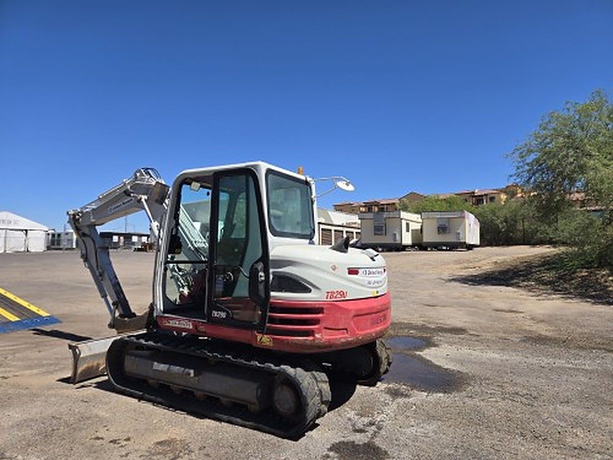 TAKEUCHI TB290C photo 6