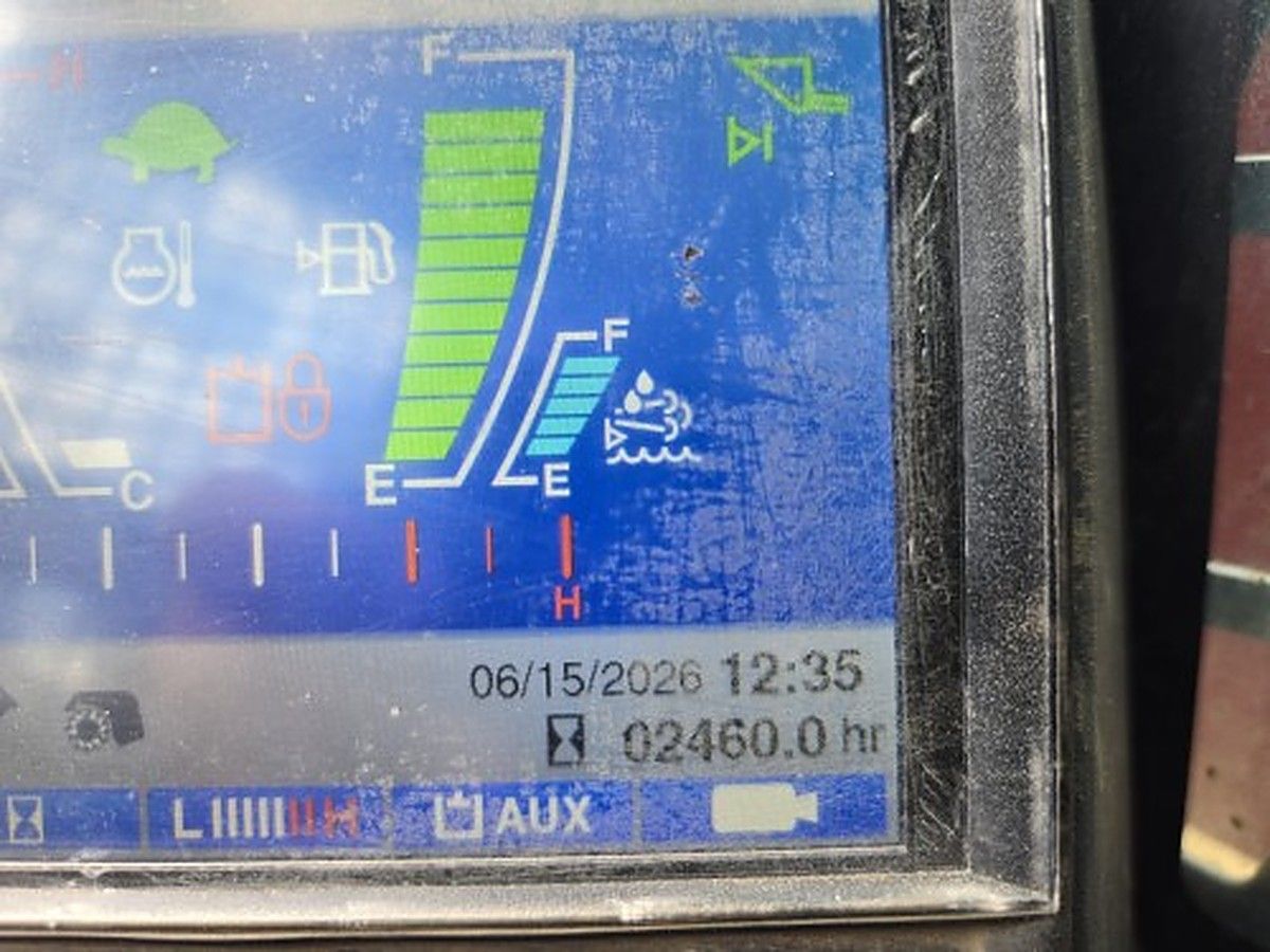 TAKEUCHI TL12R2-CR photo 3
