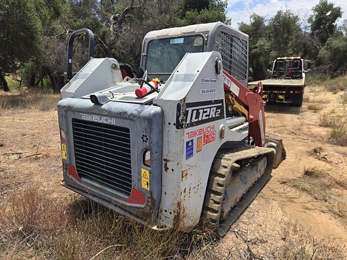 TAKEUCHI TL12R2-CR photo 5