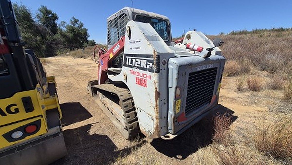 TAKEUCHI TL12R2-CR photo 6