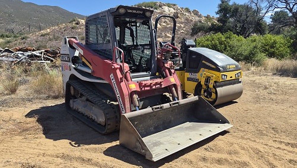 TAKEUCHI TL12R2-CR photo 10