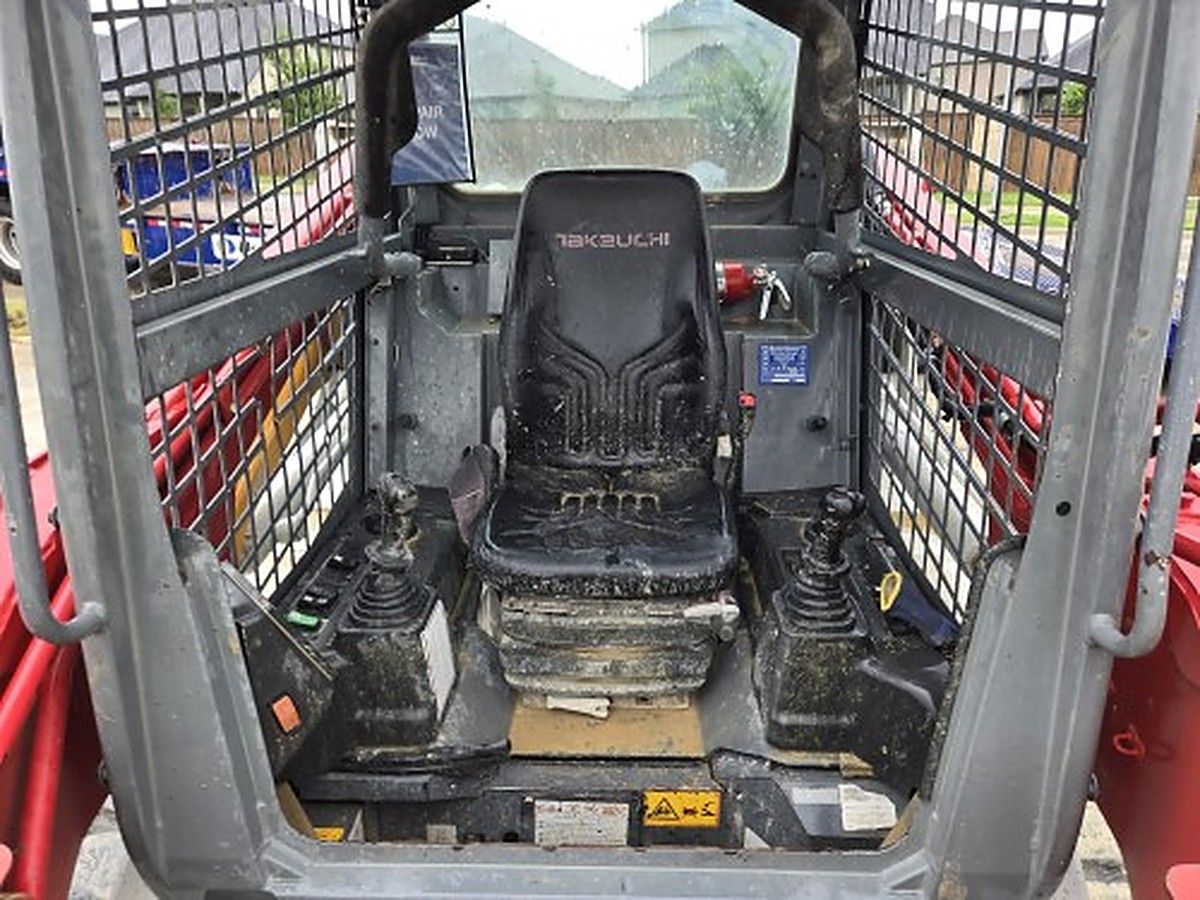 TAKEUCHI TL12R2-R photo 9