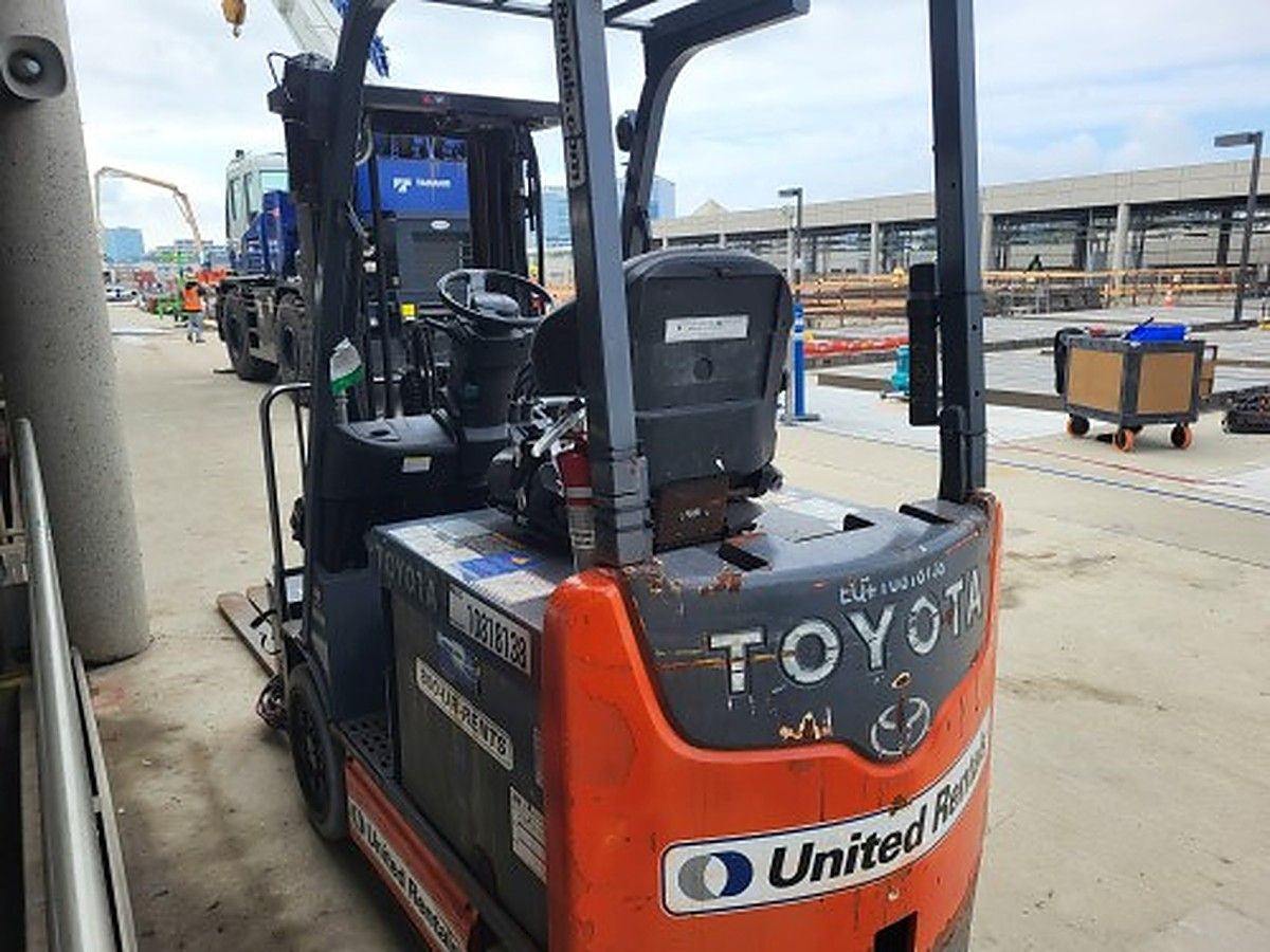 TOYOTA 8FBCU25 photo 3