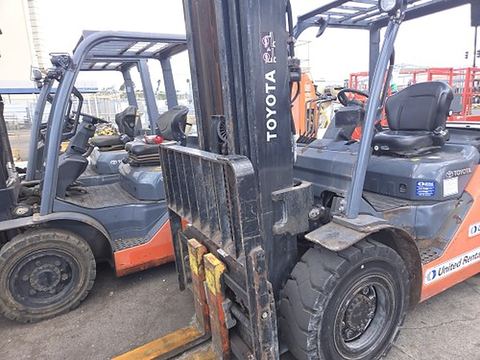 2018 TOYOTA 8FD45U Forklift Whse 10000-12500# Diesel