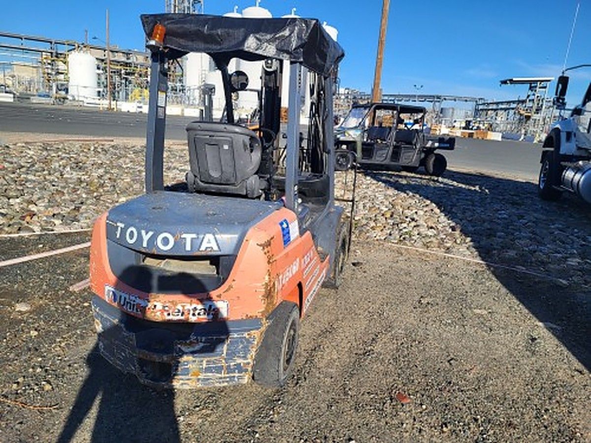 TOYOTA 8FDU30 photo 4