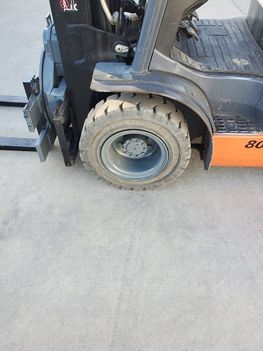 TOYOTA 8FGU25 photo 4