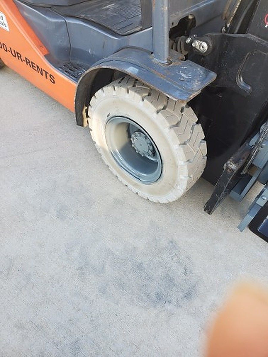 TOYOTA 8FGU25 photo 5