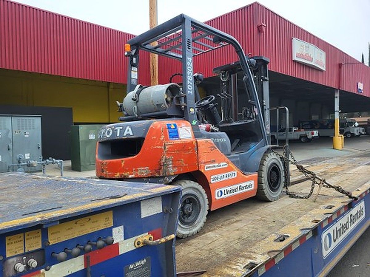 TOYOTA 8FGU25 photo 3