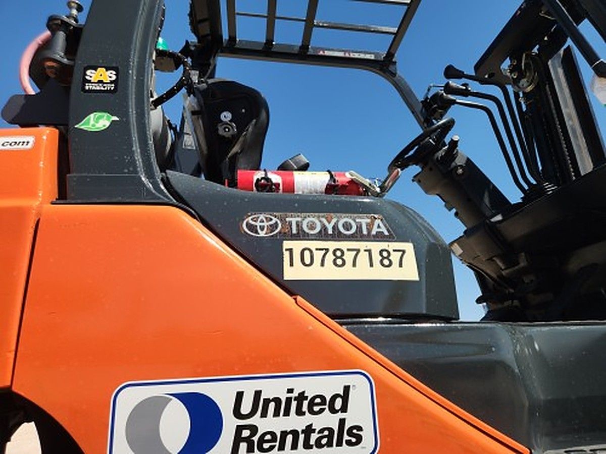 TOYOTA 8FGU25 photo 5