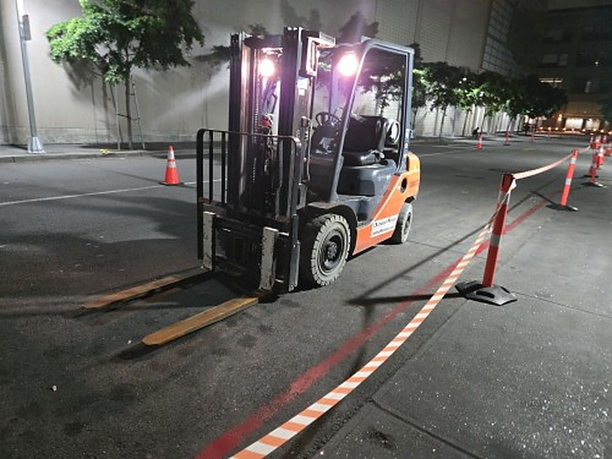 TOYOTA 8FGU25 photo 6