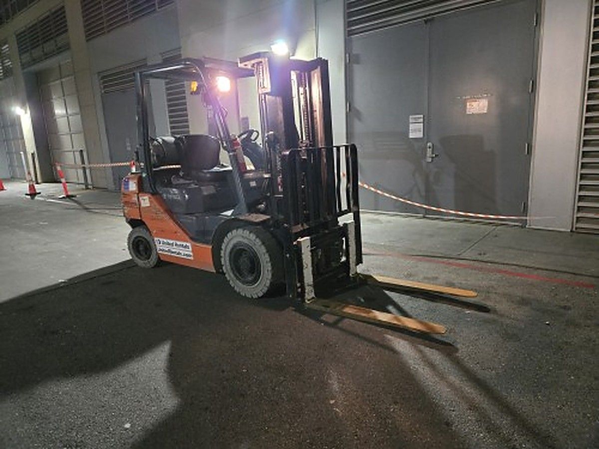 TOYOTA 8FGU25 photo 7