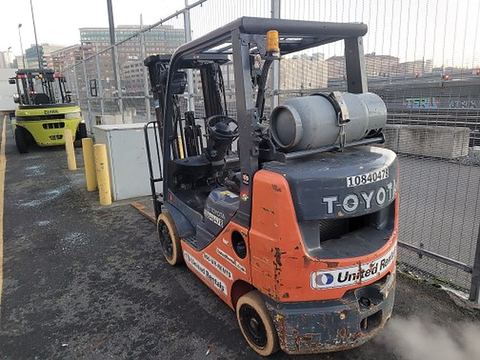 2018 TOYOTA 8FGU25 Forklift Whse 5000# Low Profile Gas/Lp