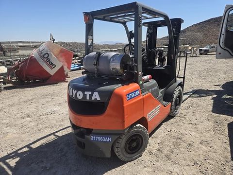 2018 TOYOTA 8FGU25 Forklift Whse 5000# Low Profile Gas/Lp