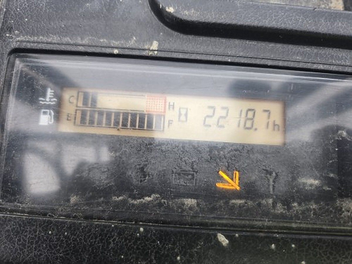 TOYOTA 8FGU25 photo 6