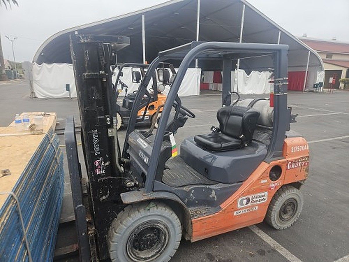 TOYOTA 8FGU25 photo 4