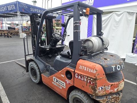 2018 TOYOTA 8FGU25 Forklift Whse 5000# Low Profile Gas/Lp