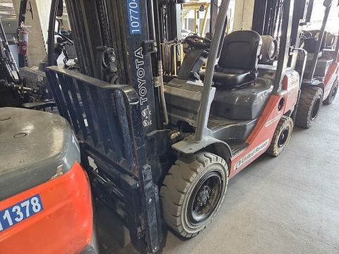 2018 TOYOTA 8FGU30 Forklift Whse 6000# Gas/Lp