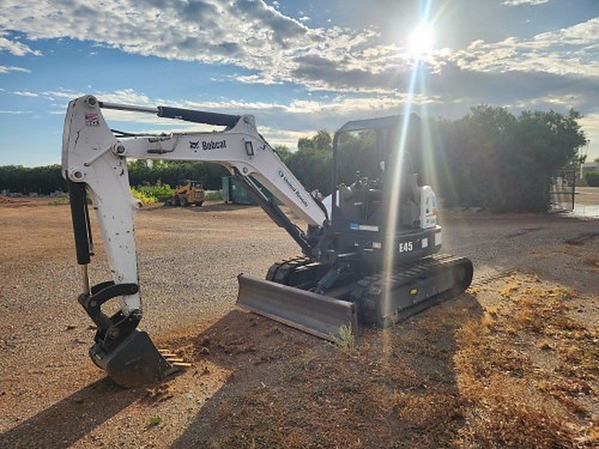 BOBCAT E45 photo 2