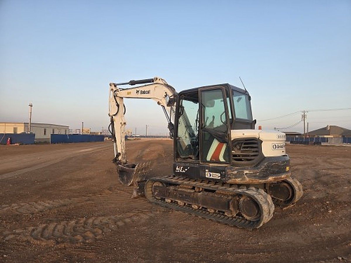 BOBCAT E85 photo 3