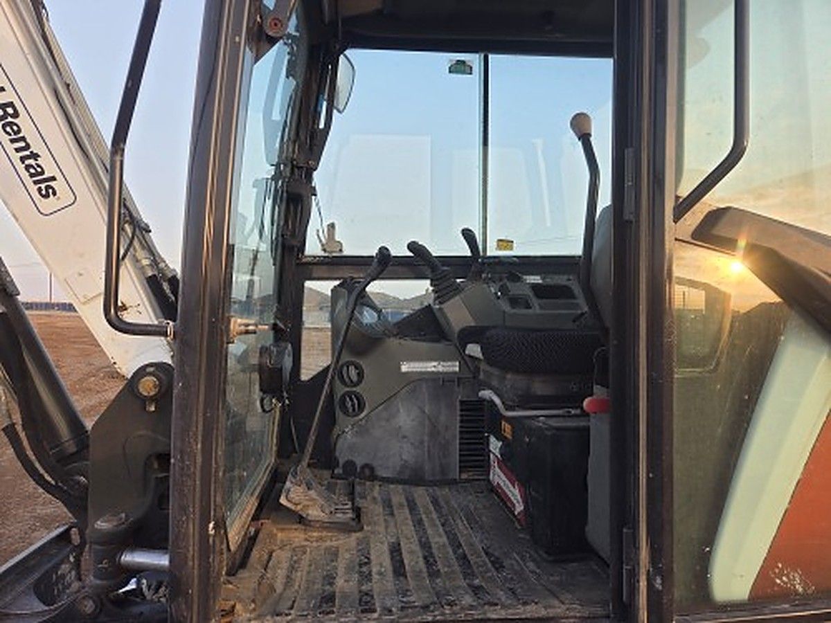 BOBCAT E85 photo 5