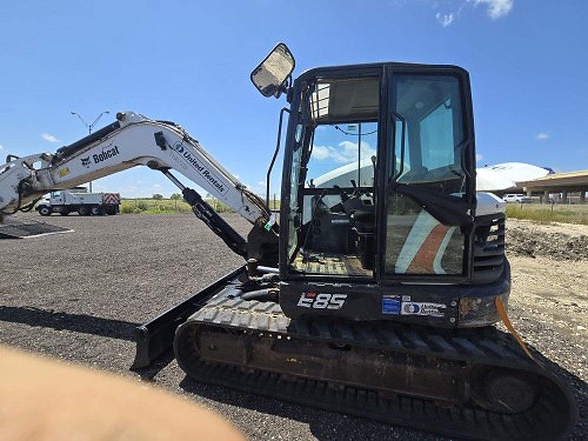 BOBCAT E85 photo 3