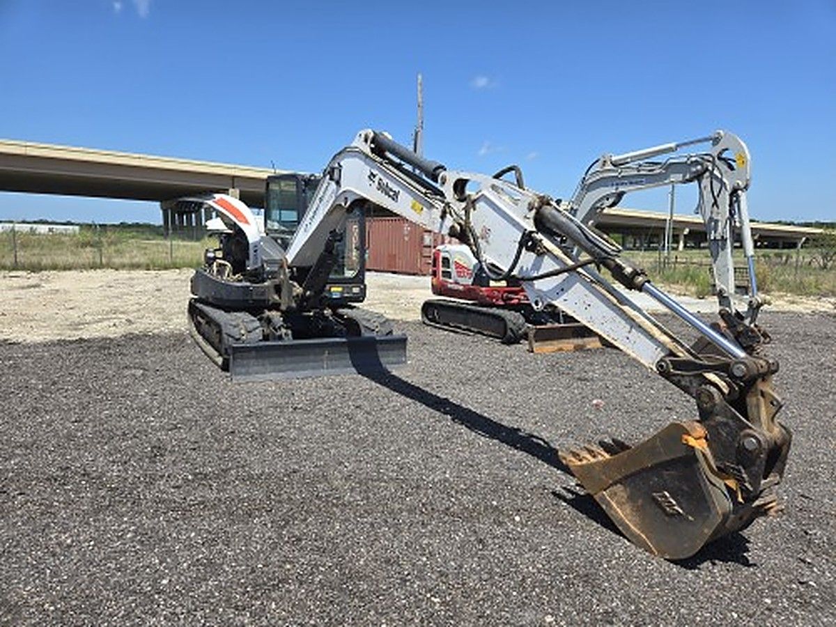 BOBCAT E85 photo 4