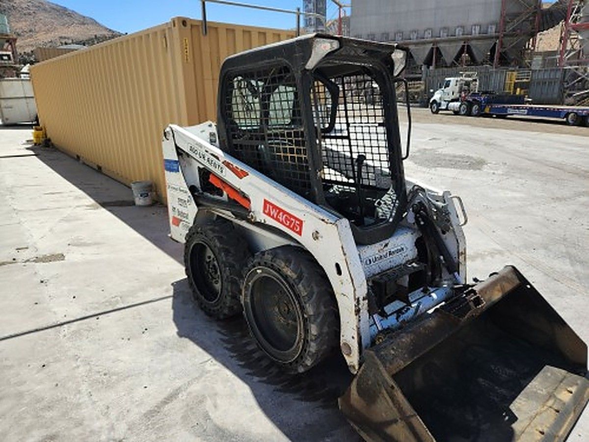 BOBCAT S450 photo 6