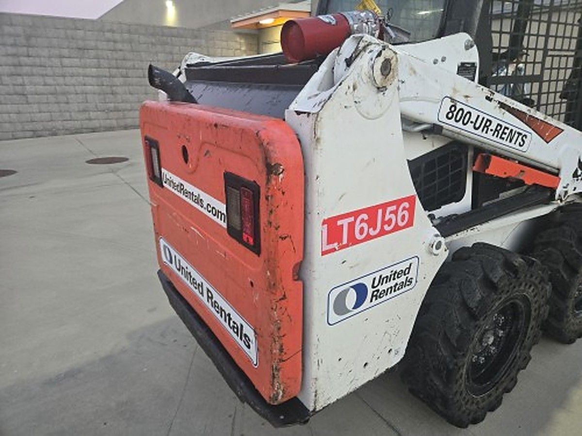 BOBCAT S450 photo 3