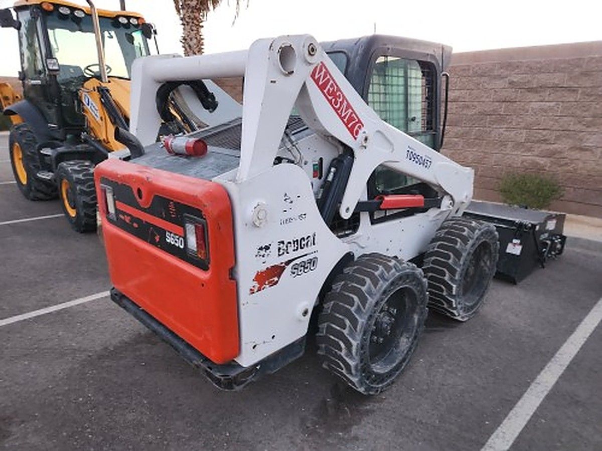 BOBCAT S650 photo 2