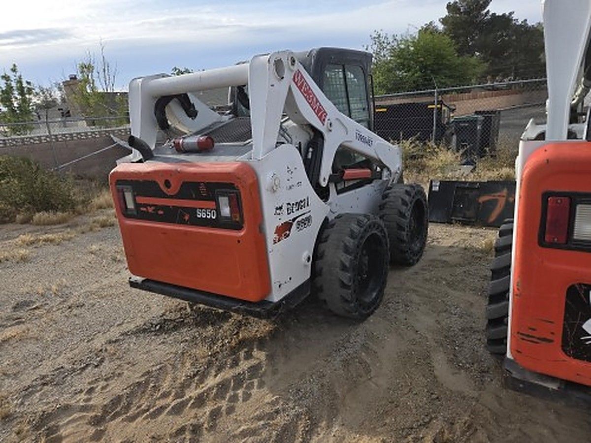 BOBCAT S650 photo 3