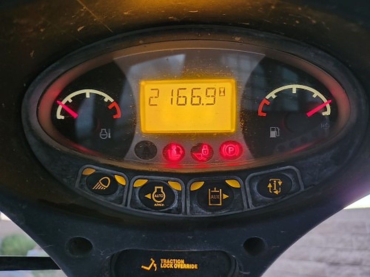 BOBCAT S650 photo 10