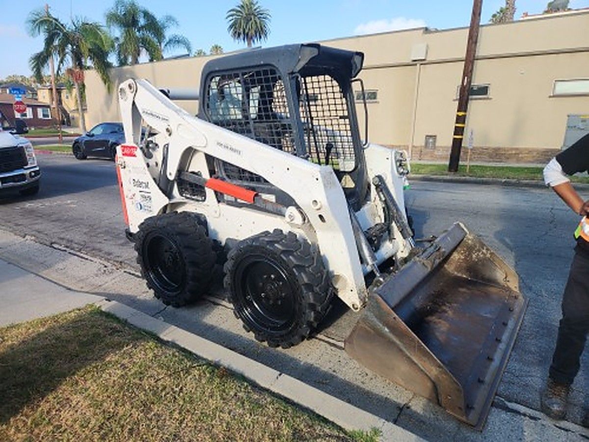 BOBCAT S650 photo 2