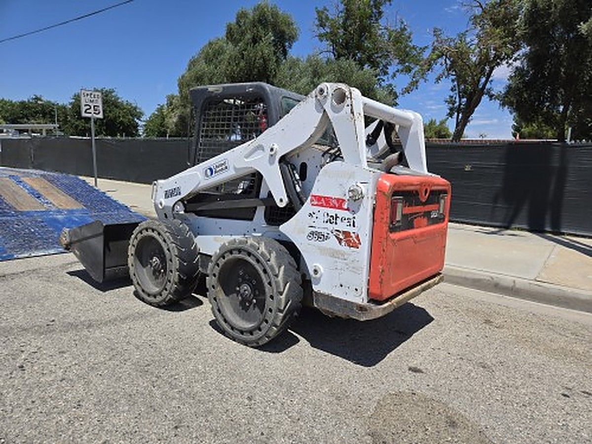 BOBCAT S650 photo 7