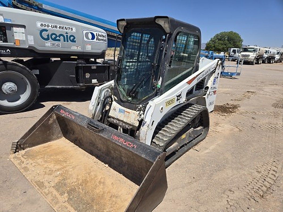 BOBCAT T450 photo 4
