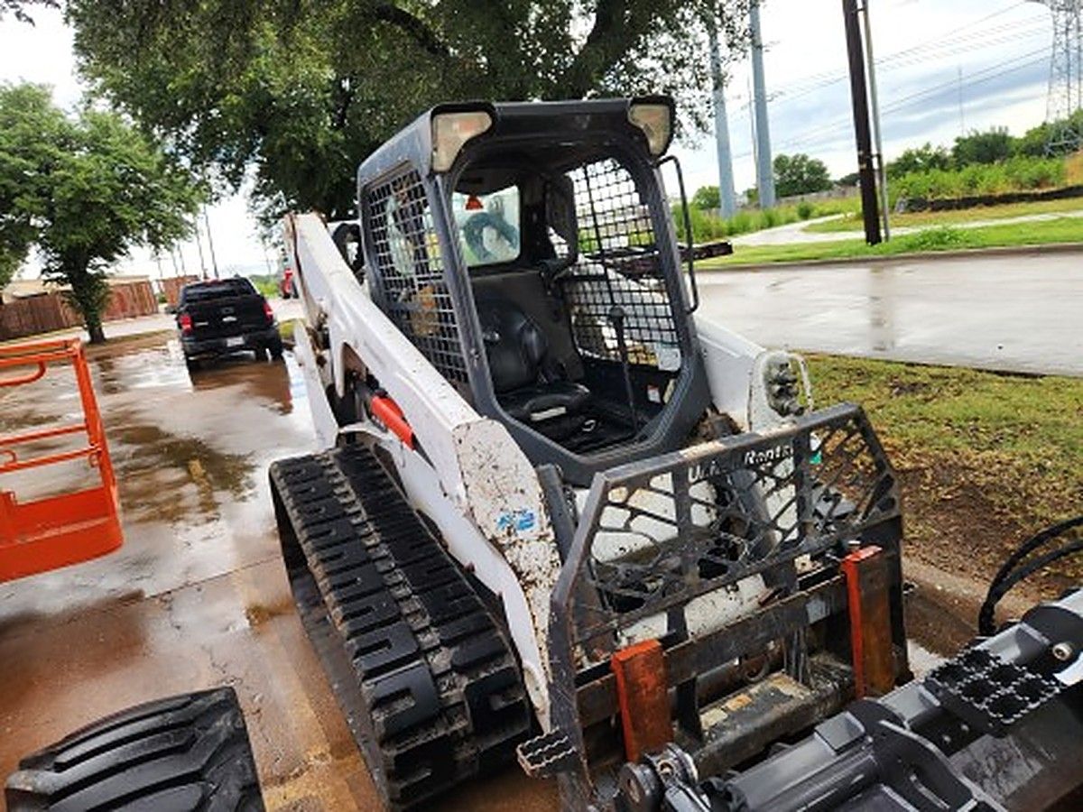 BOBCAT T650 photo 8