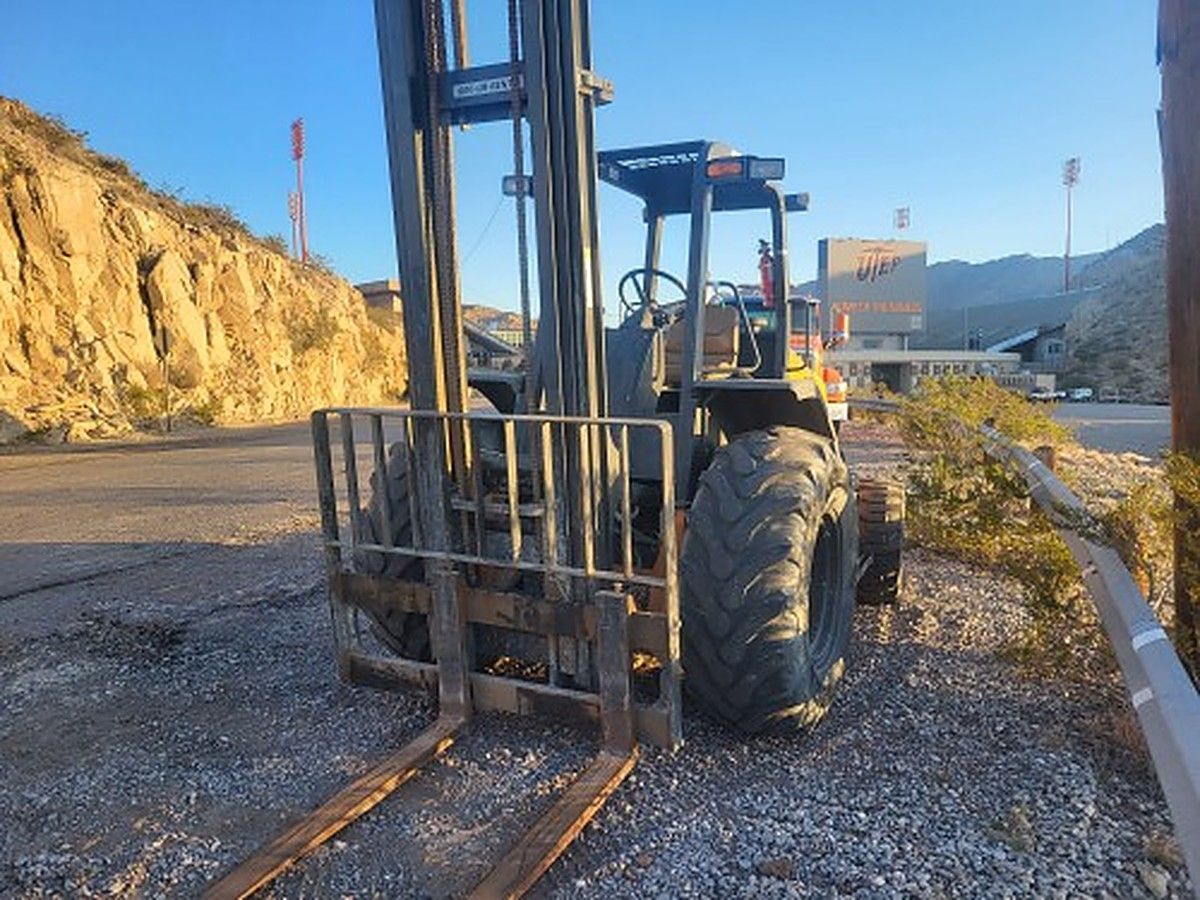 CASE 586H photo 10