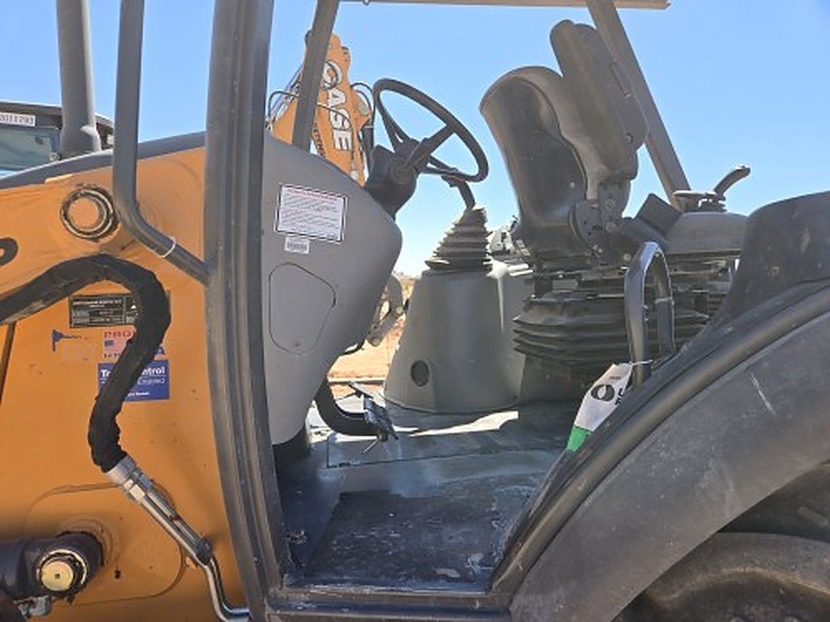 CASE 590SN photo 3
