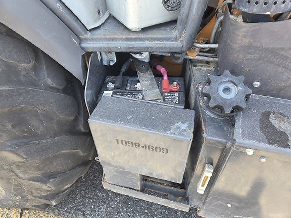 CASE 590SN photo 5