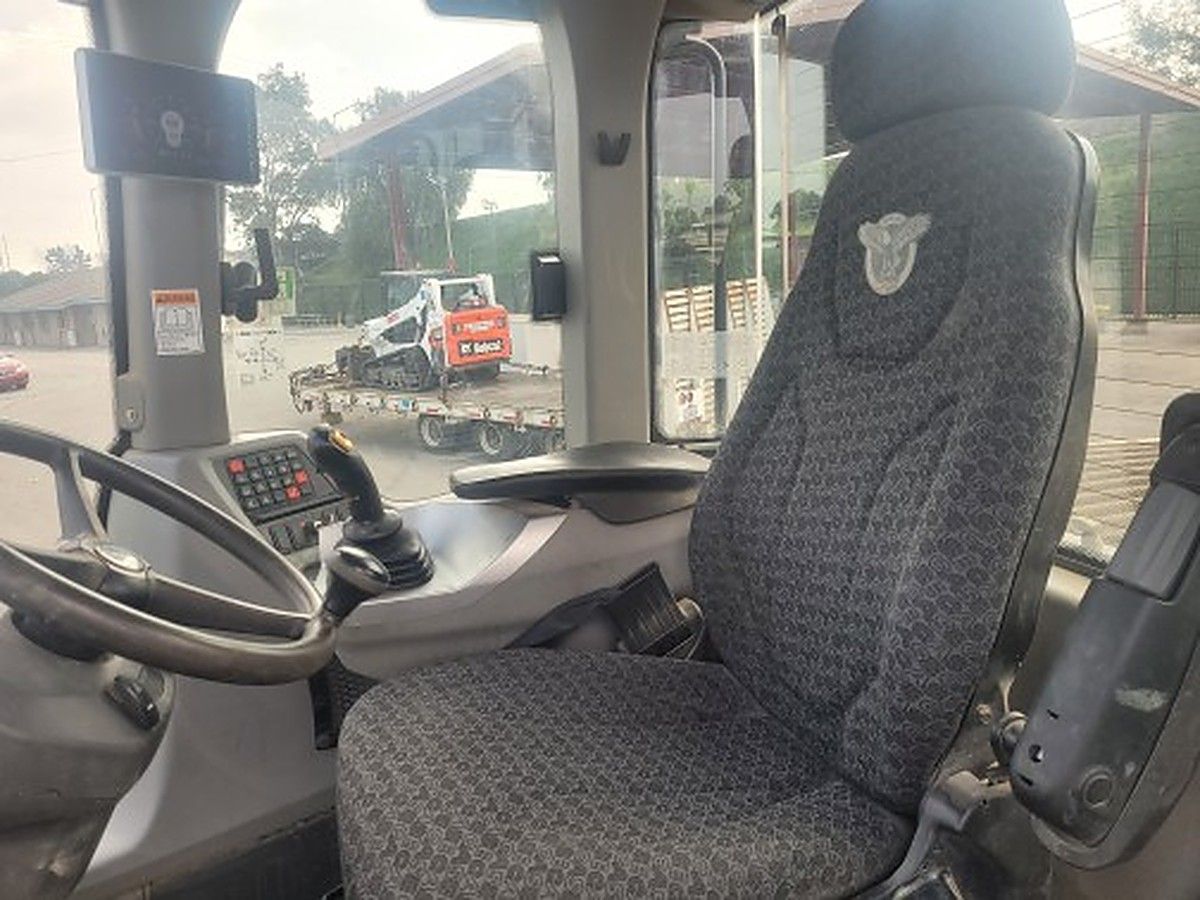 CASE 621G photo 5