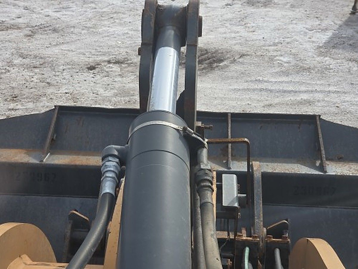 CASE 621G photo 8