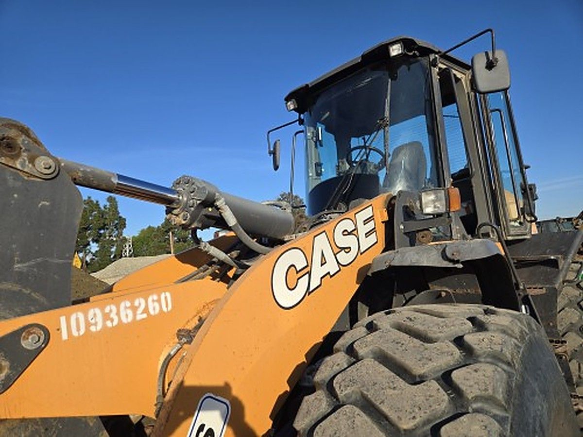 CASE 821G photo 14