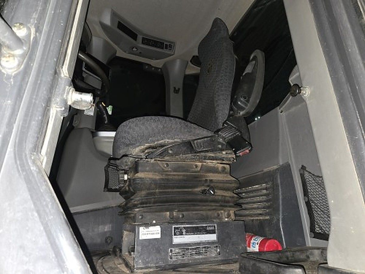 CASE 821G photo 2