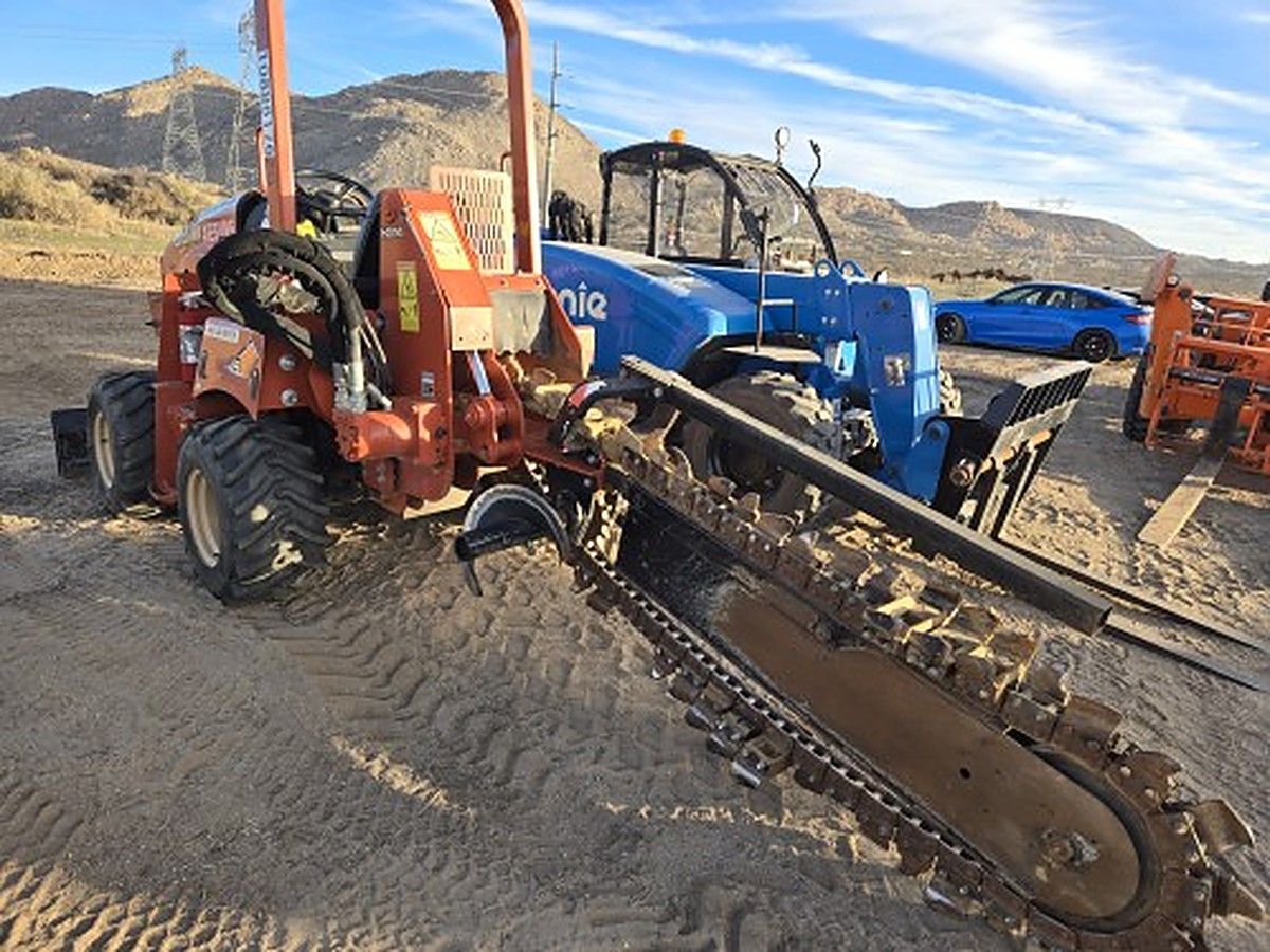 DITCHWITCH RT45 photo 2