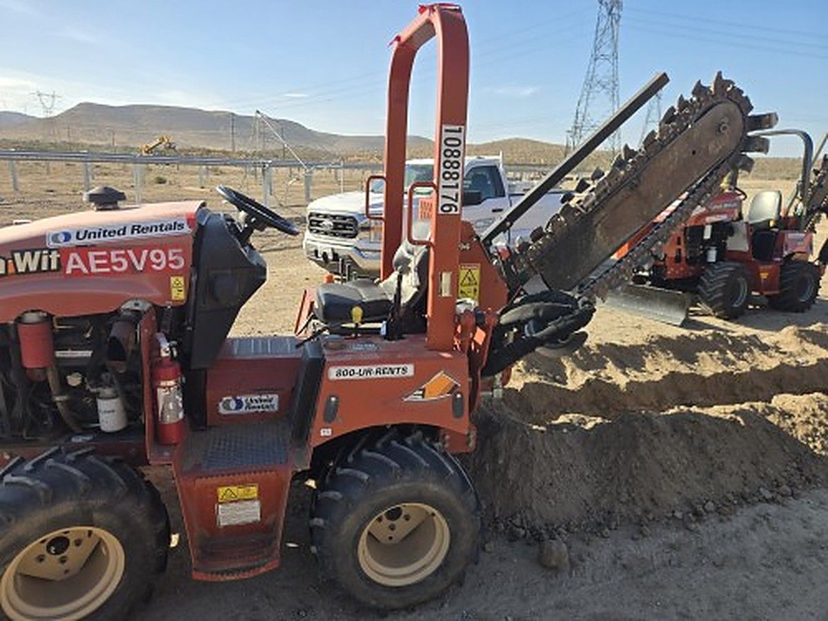 DITCHWITCH RT45 photo 4
