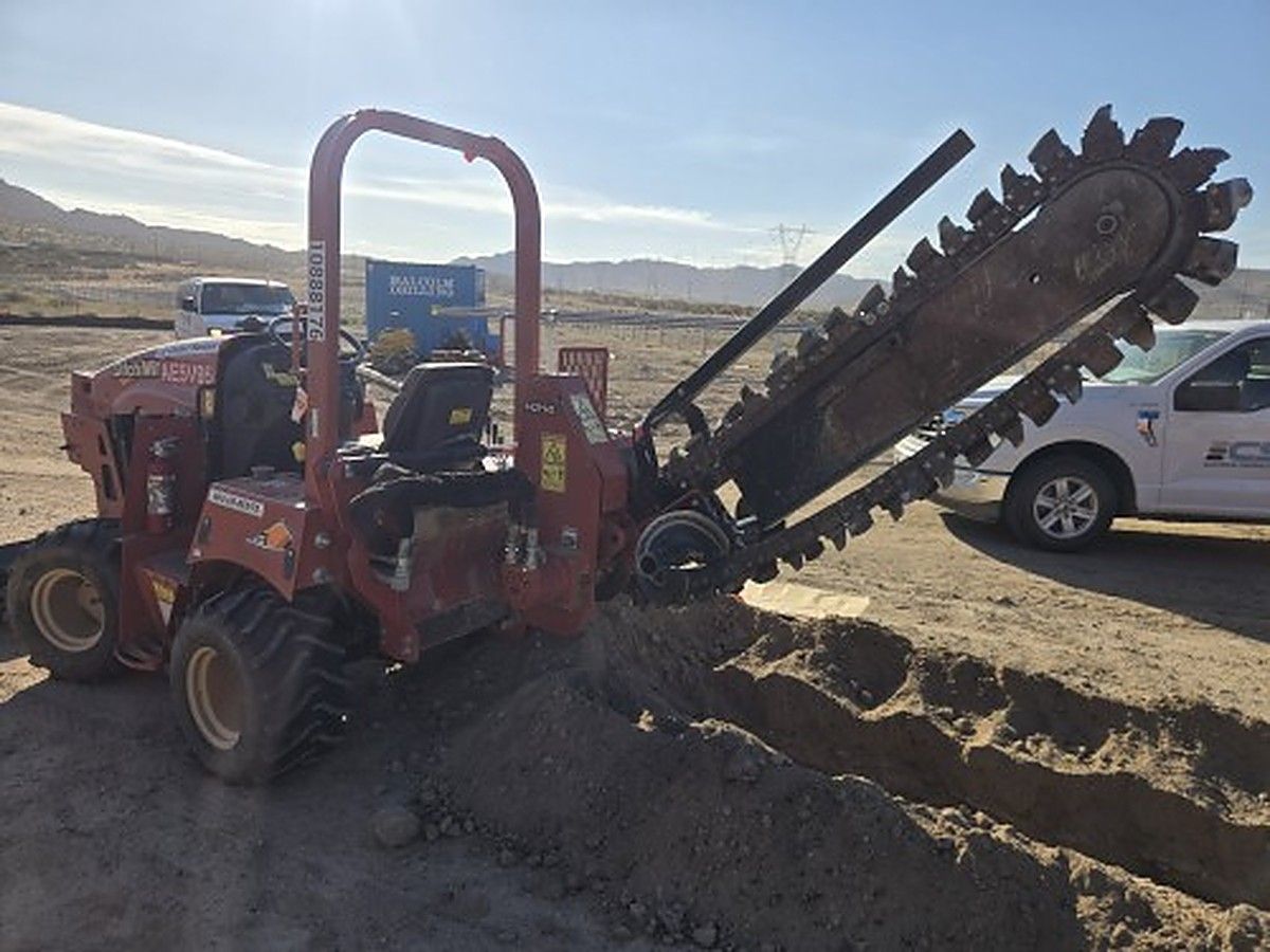 DITCHWITCH RT45 photo 6
