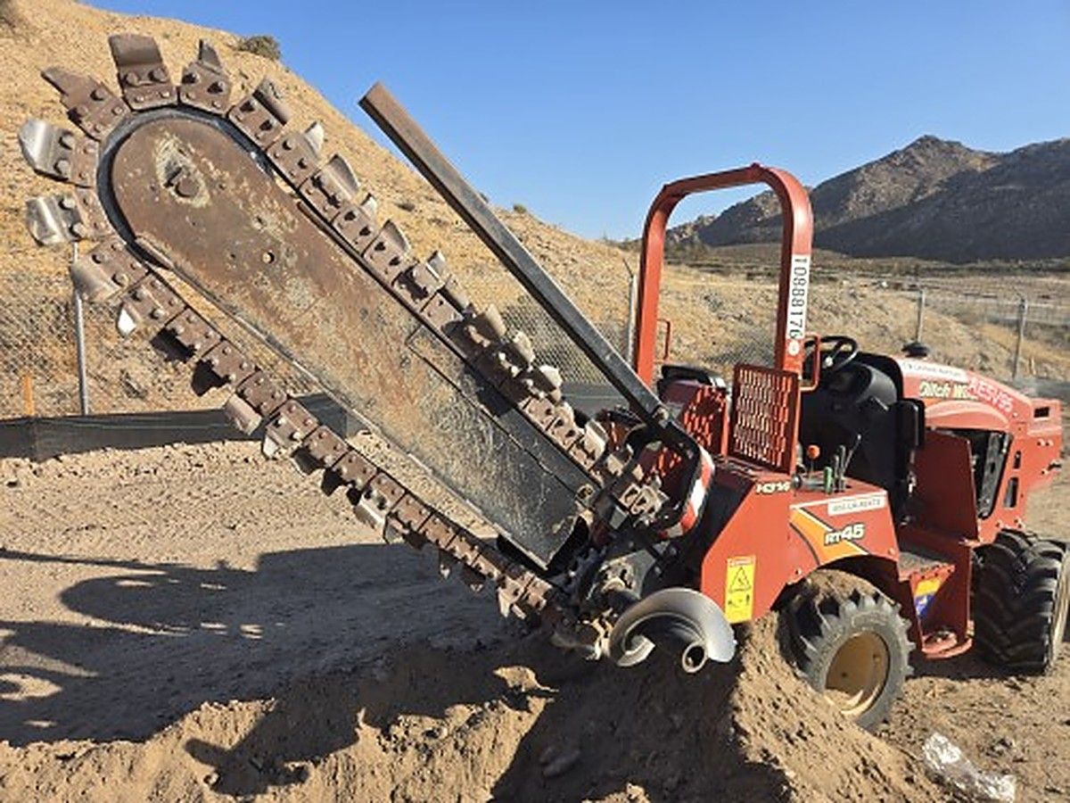 DITCHWITCH RT45 photo 9