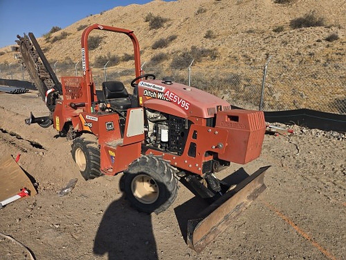 DITCHWITCH RT45 photo 10