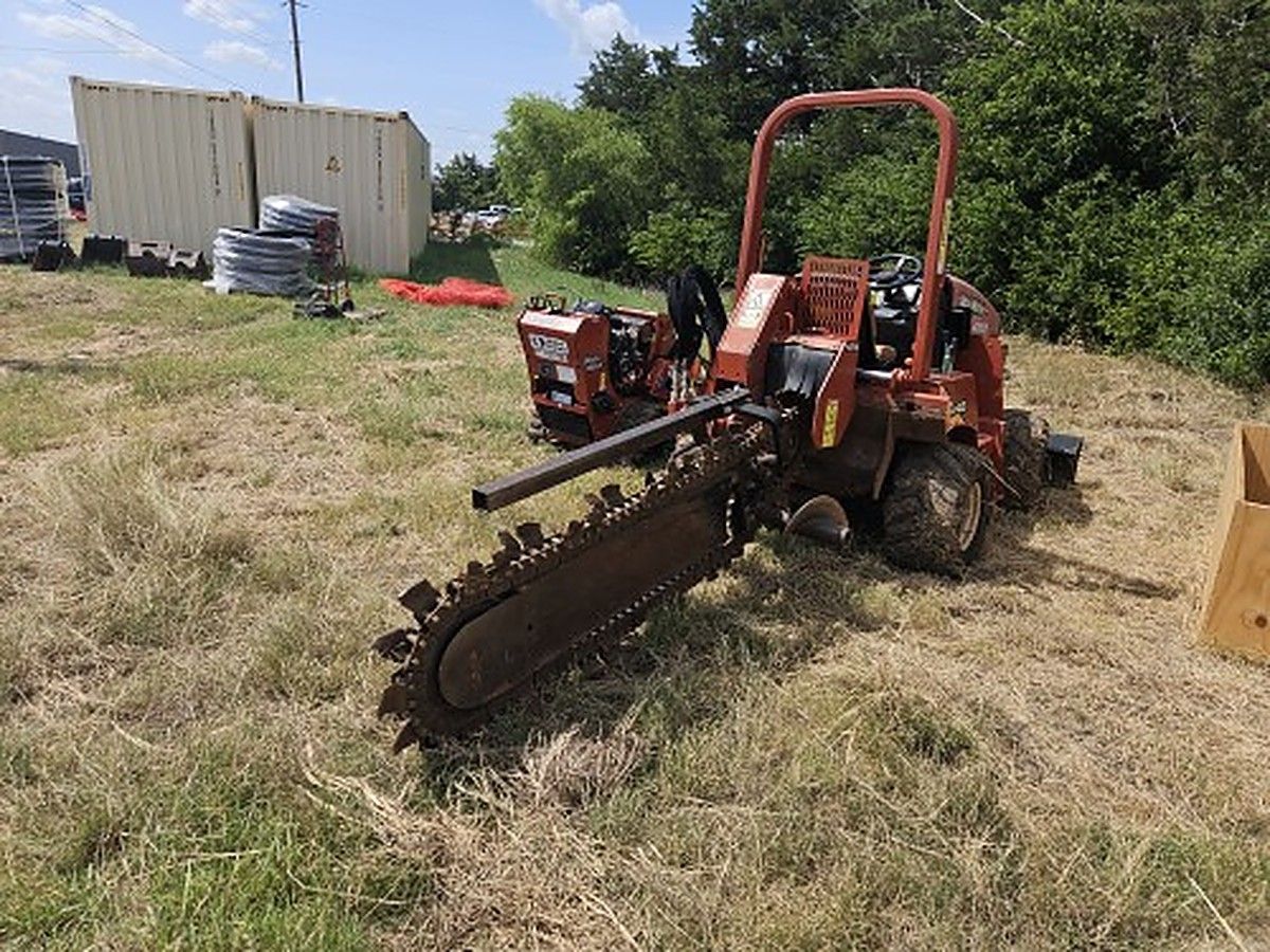 DITCHWITCH RT45 photo 9
