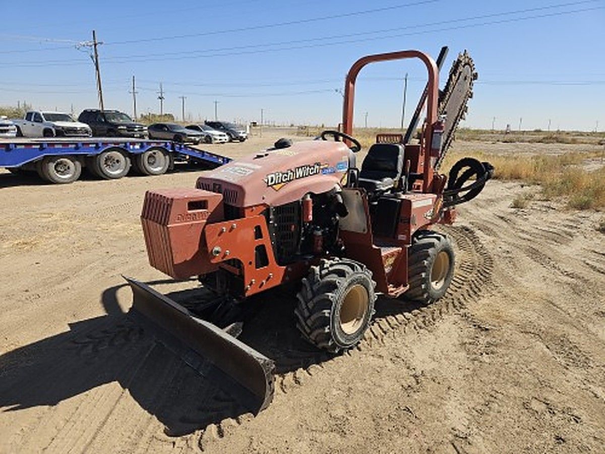 DITCHWITCH RT45 photo 2